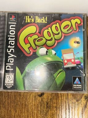 Lot #19 - PlayStation (Frogger/Arcade) Bundle